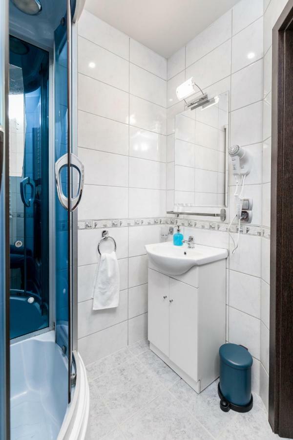 Apartament Gemini Dzierzoniow Exterior photo